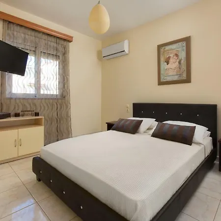 Evmar Villa *